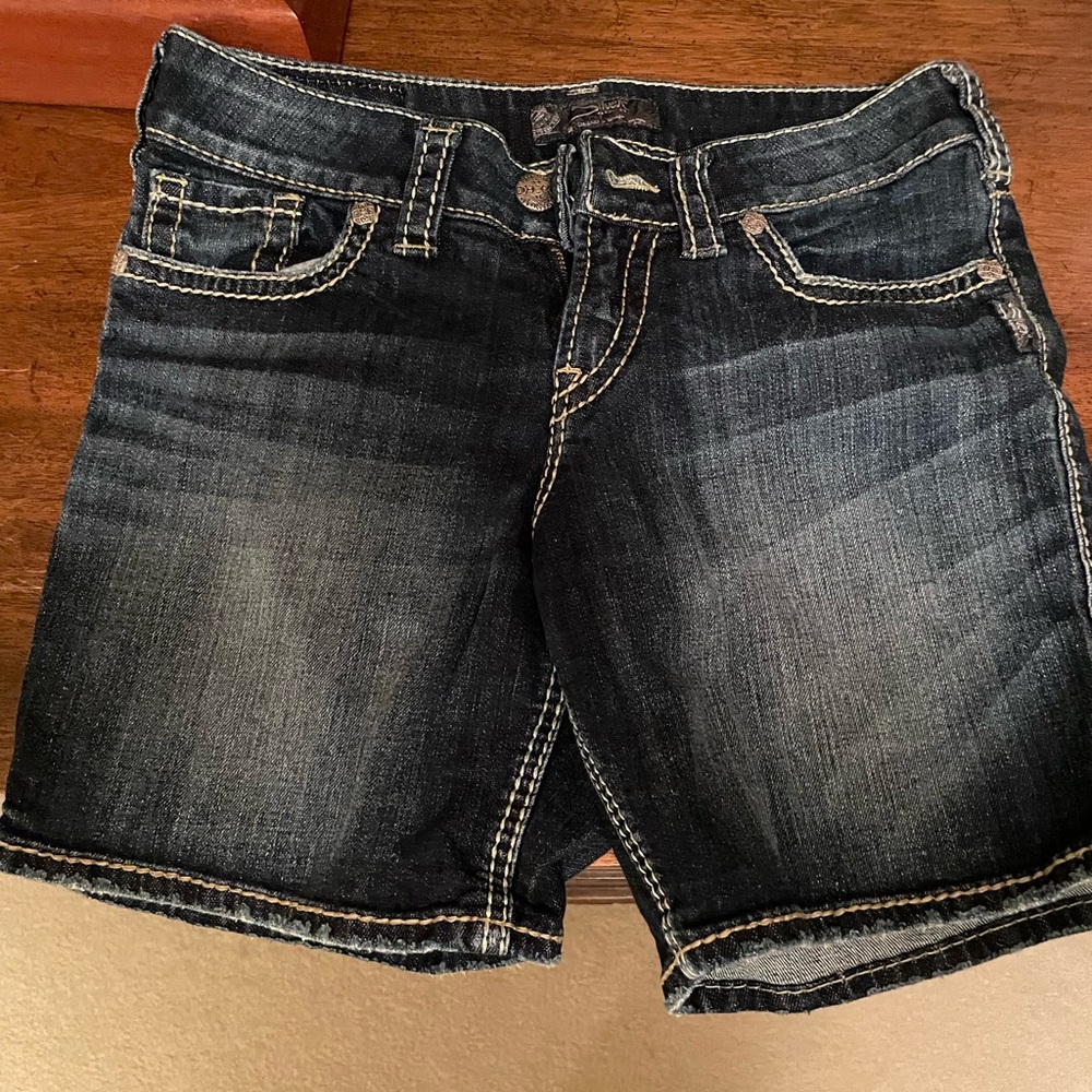 Cute short sized 28.